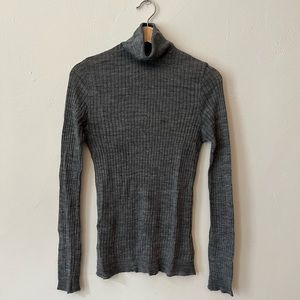 Vintage Gray Ribbed Turtleneck